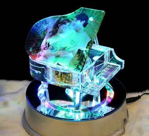 【深圳礼品工厂供应可做纪念照片产品的水晶音乐盒】 - 水晶工艺品